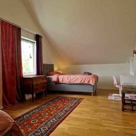 Lila Rummet - Rum Naera Bad Och Centrum, 1 Tr Upp - Saengklaeder & Handdukar Ingar Farjestaden Bagian luar foto
